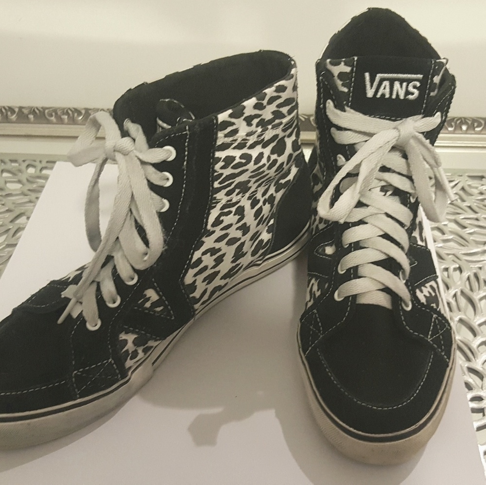 Vans Tori Hi Black/White Animal Print High Tops